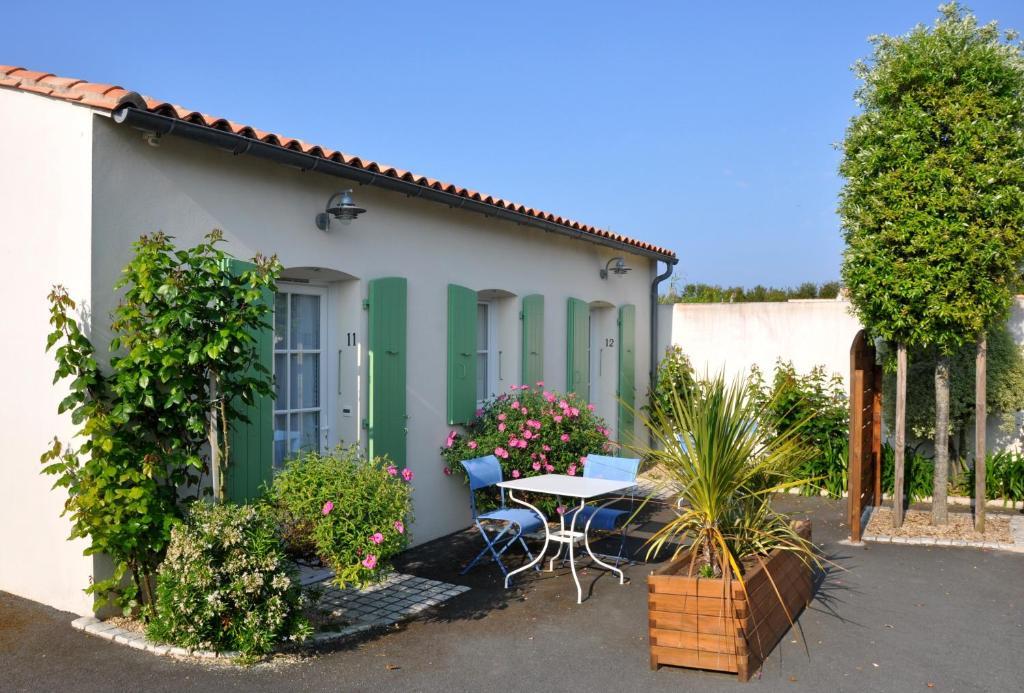 Hotel La Galiote En Re La Flotte Exteriör bild